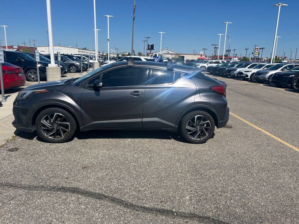 Used 2021 Toyota C-HR Limited FWD image 7