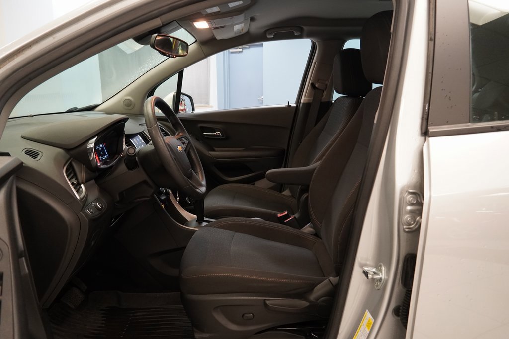 Used 2021 Chevrolet Trax LS image 5