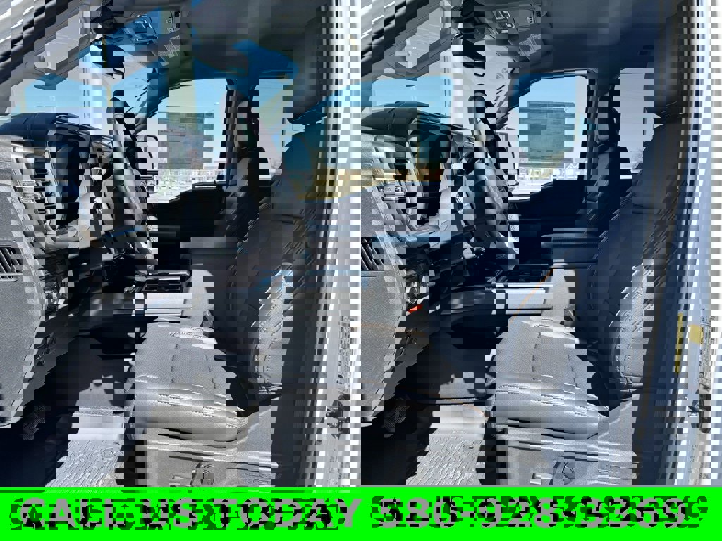 New 2025 Ford F250 Lariat w/ Chrome Package image 21