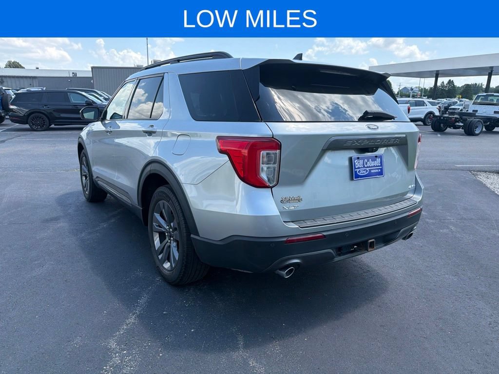 Certified 2022 Ford Explorer XLT w/ Equipment Group 202A AWD/4WD image 6