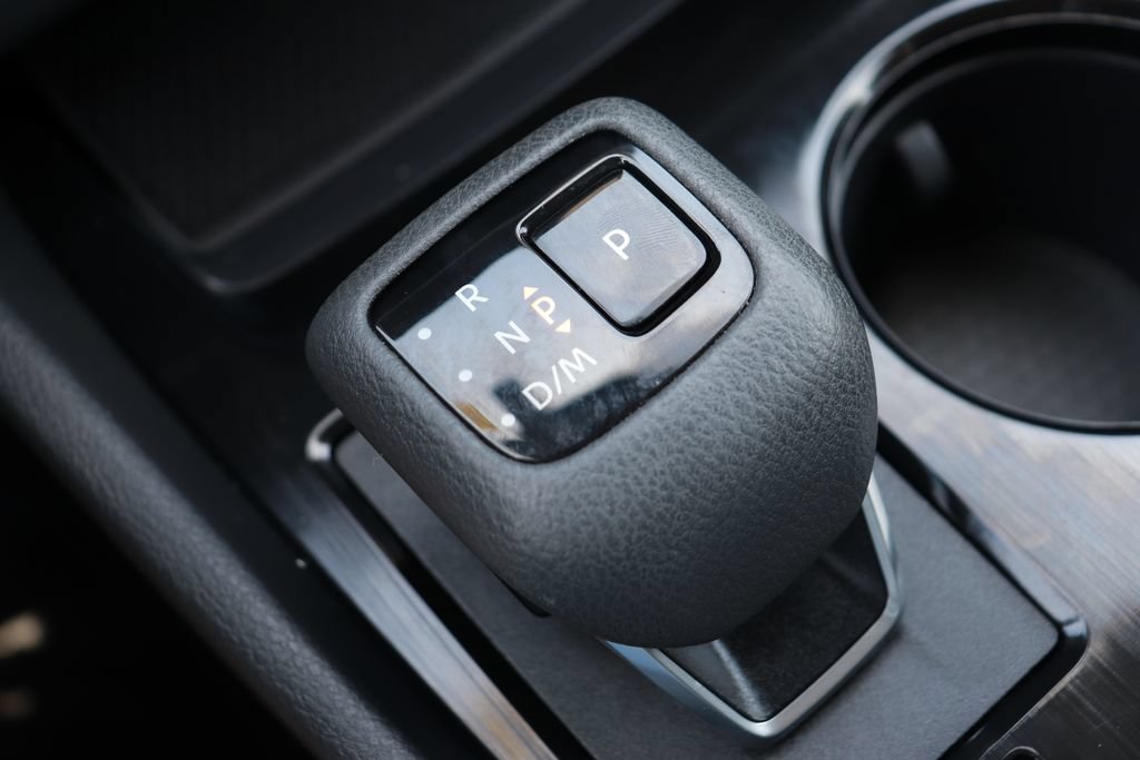 Used 2025 Nissan Rogue SV FWD image 16