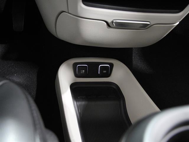 Used 2019 Chrysler Pacifica Touring-L w/ Advanced Safetytec Group image 17