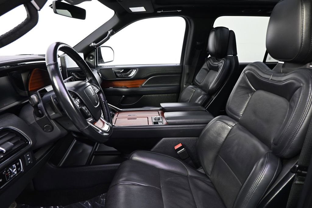 Used 2023 Lincoln Navigator Reserve image 13