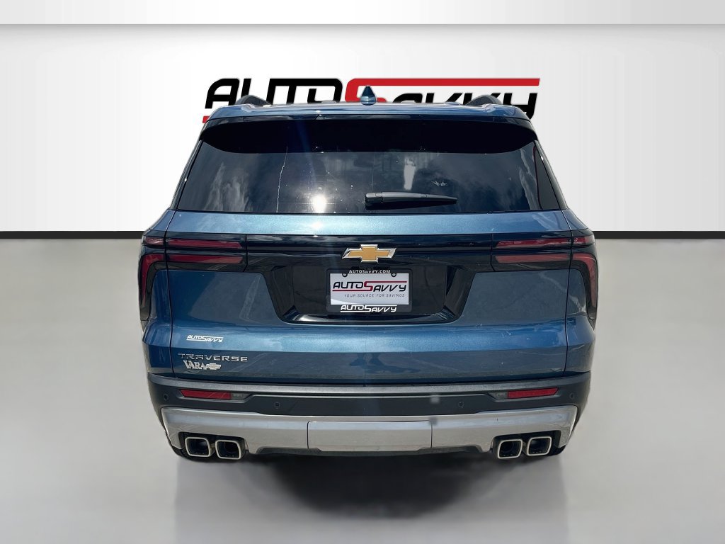 Used 2026 Chevrolet Traverse LT FWD image 6