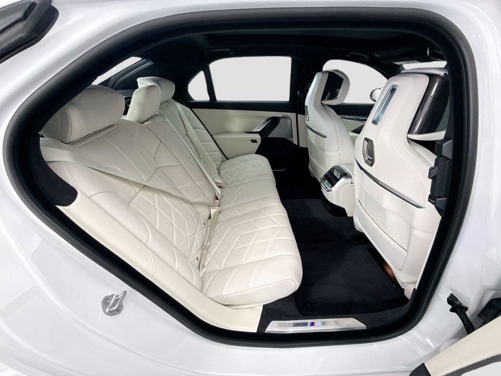 New 2026 BMW i7 xDrive60 AWD/4WD image 21