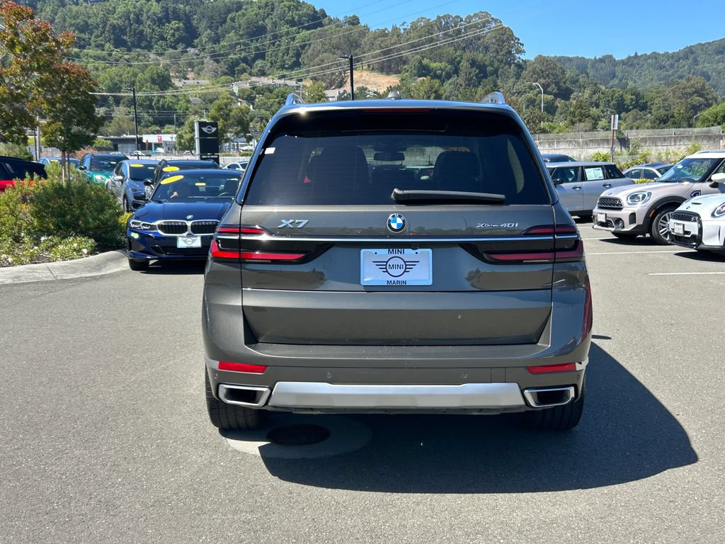 Used 2023 BMW X7 xDrive40i AWD/4WD image 4