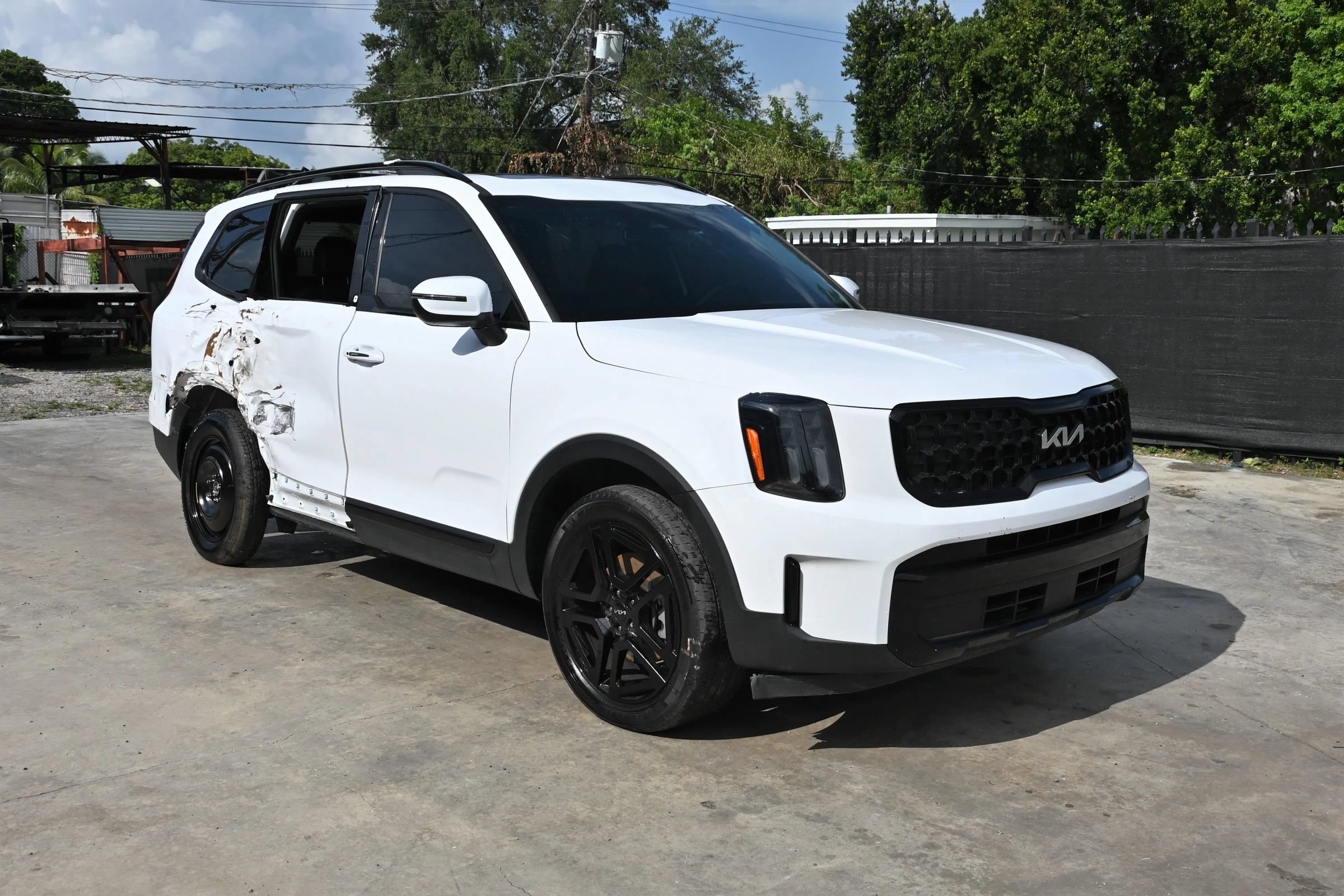 Used 2024 Kia Telluride EX X-Line AWD/4WD image 3