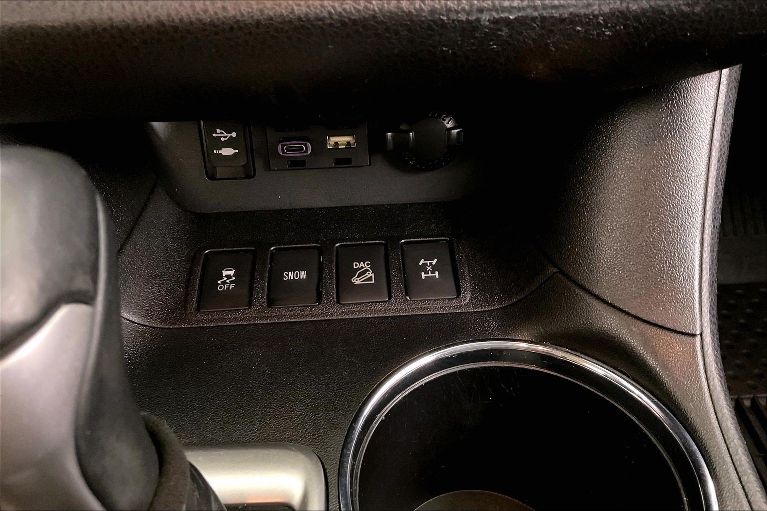 Used 2019 Toyota Highlander XLE AWD/4WD image 33