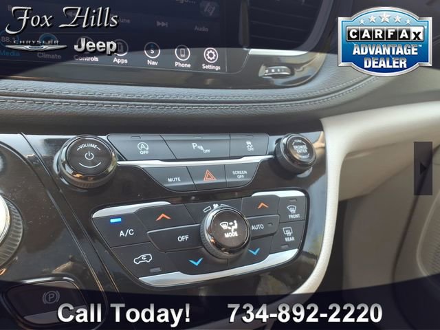 Used 2019 Chrysler Pacifica Limited FWD image 24