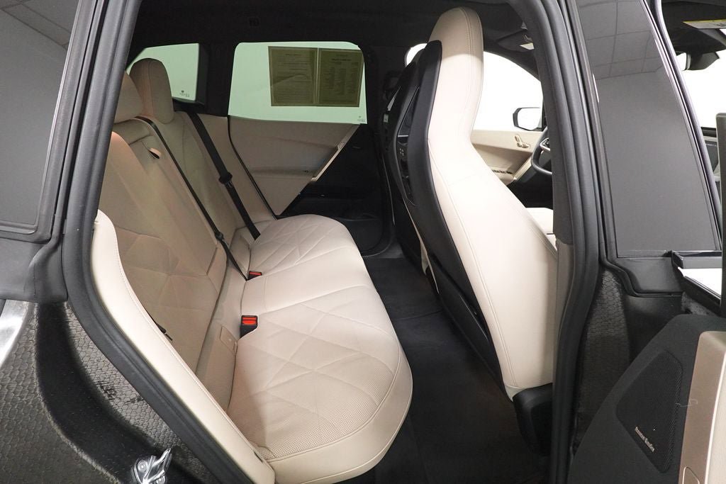 Used 2023 BMW iX xDrive50 w/ Sport Package AWD/4WD image 33