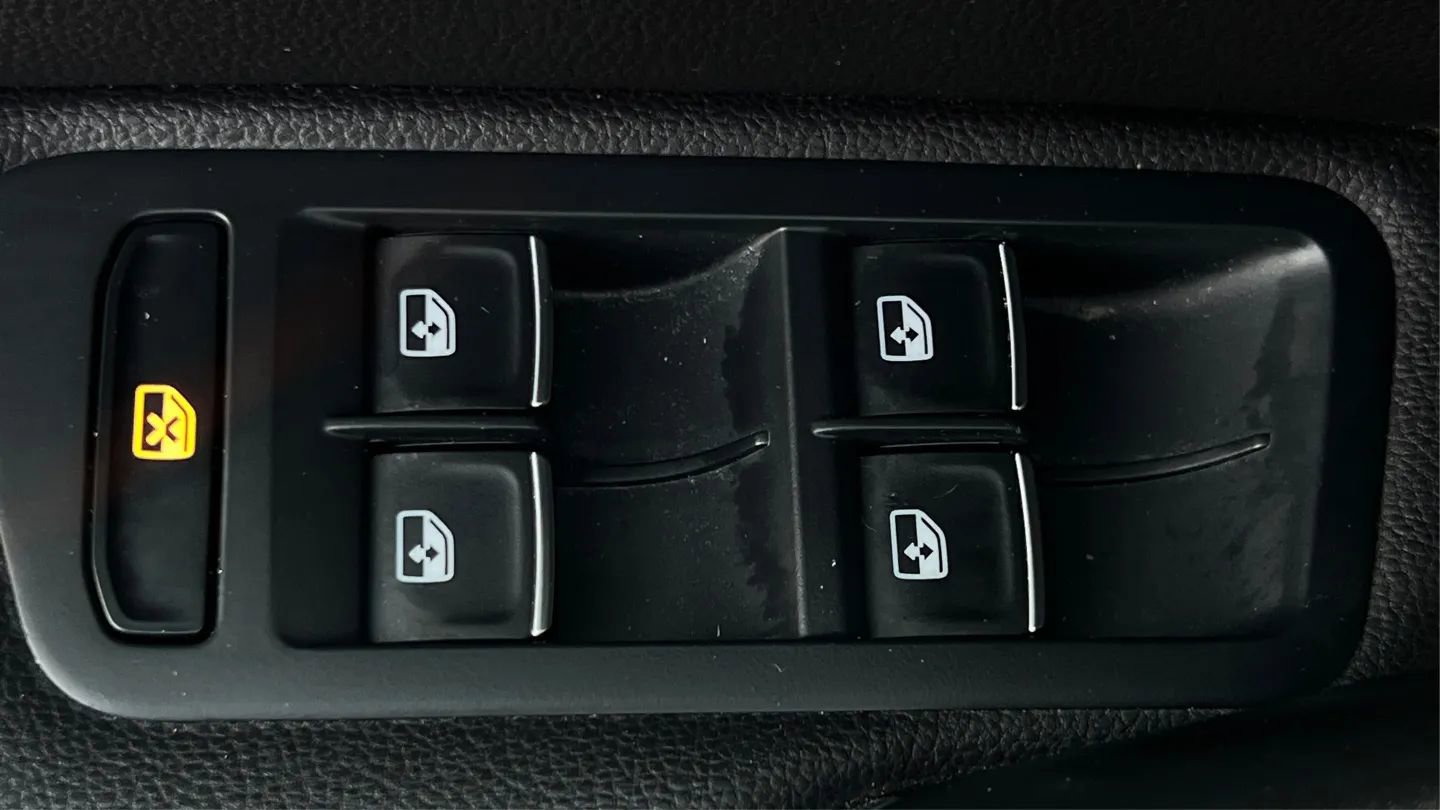 Used 2017 Volkswagen GTI SE FWD image 43