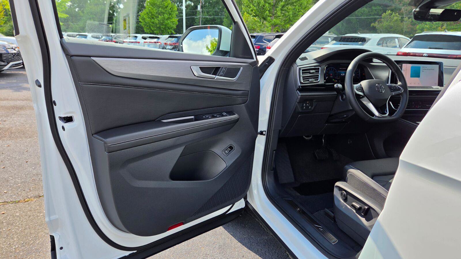 New 2026 Volkswagen Atlas Cross Sport SE AWD/4WD image 18