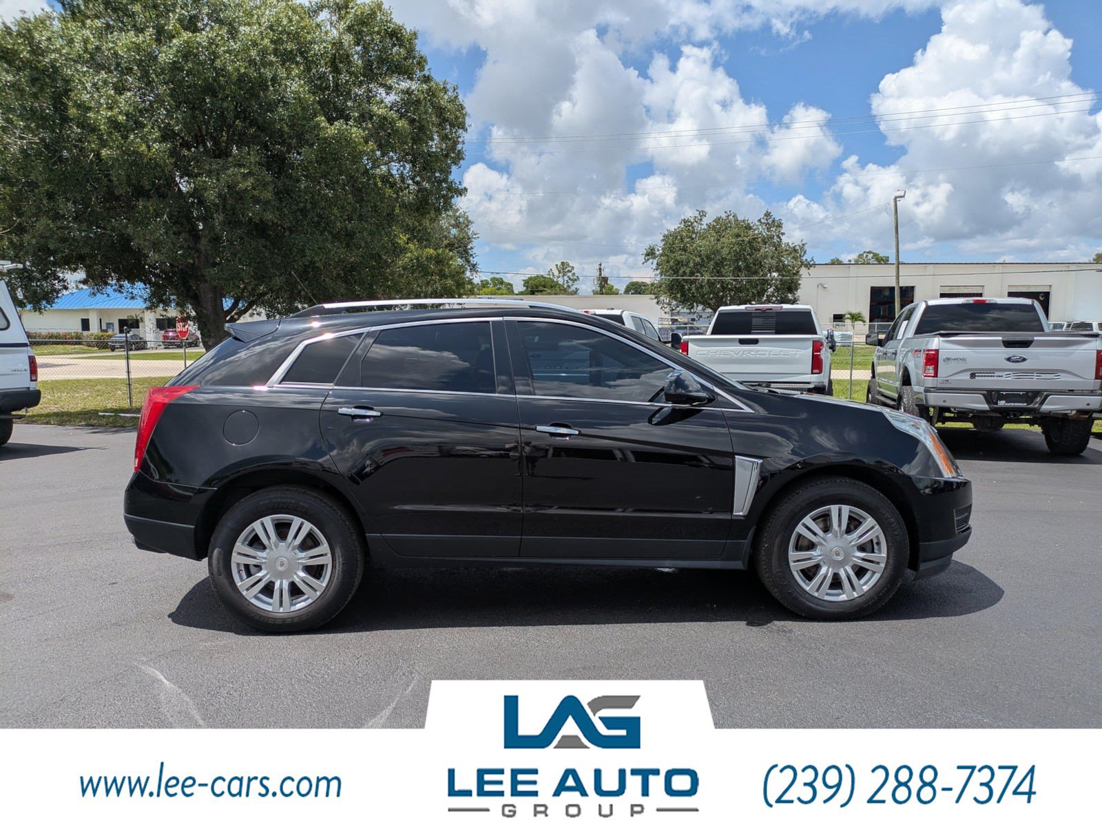 Used 2015 Cadillac SRX Luxury w/ Driver Awareness Package FWD image 2