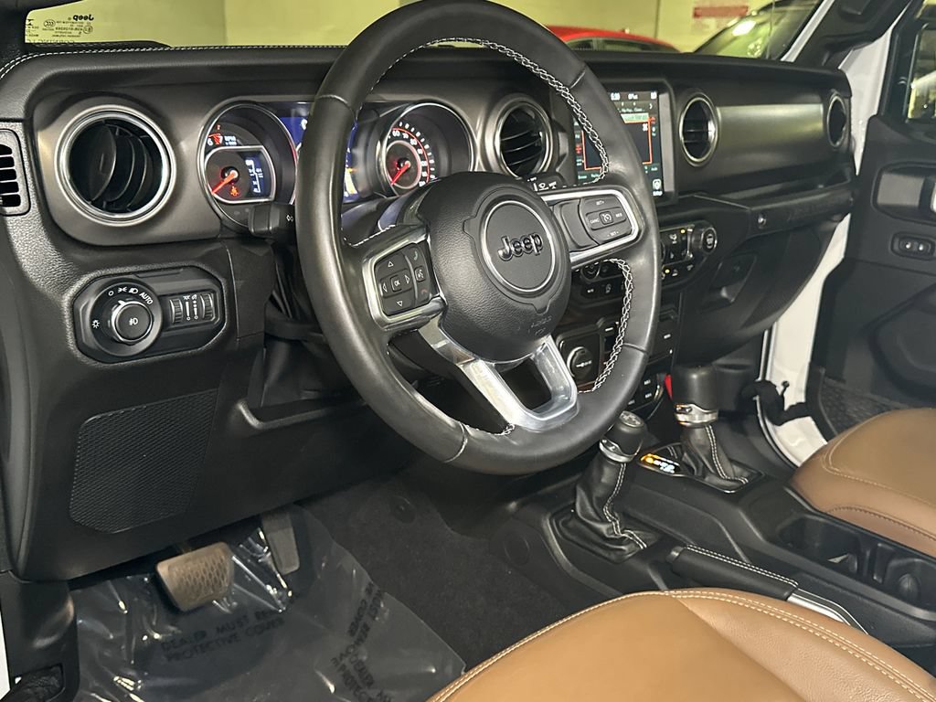 Used 2022 Jeep Wrangler Unlimited Rubicon w/ LED Lighting Group AWD/4WD image 16