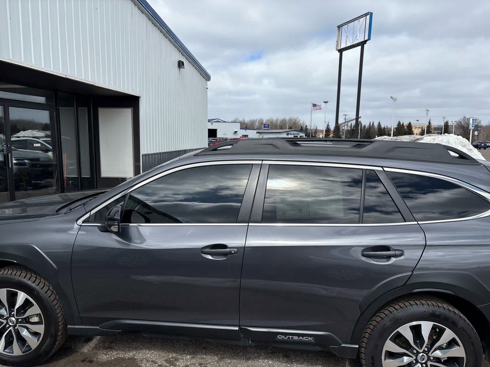 Used 2024 Subaru Outback Limited image 5