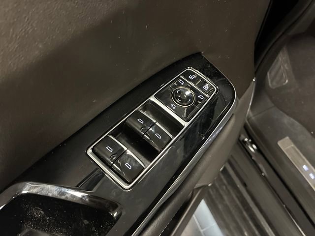 Used 2025 Cadillac Escalade Sport AWD/4WD image 11