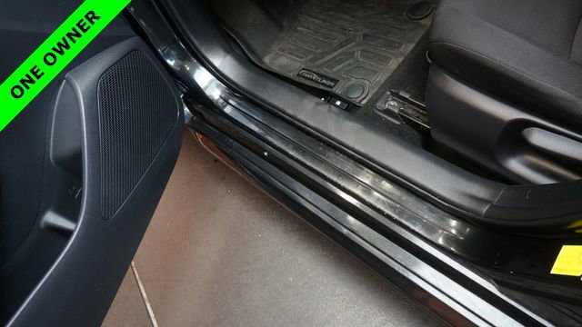 Used 2020 Toyota Corolla LE FWD image 27