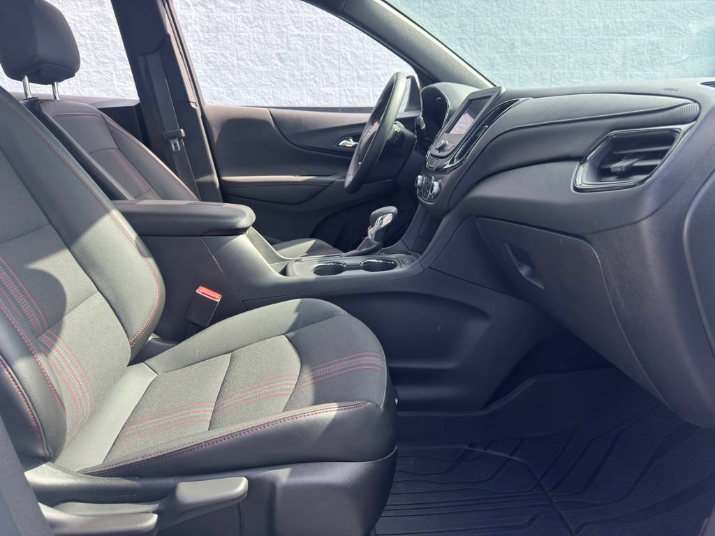 Used 2023 Chevrolet Equinox RS w/ LPO, Floor Liner Package FWD image 28