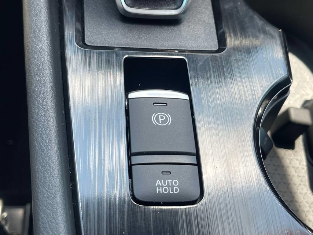 Used 2026 Nissan Rogue S FWD image 31