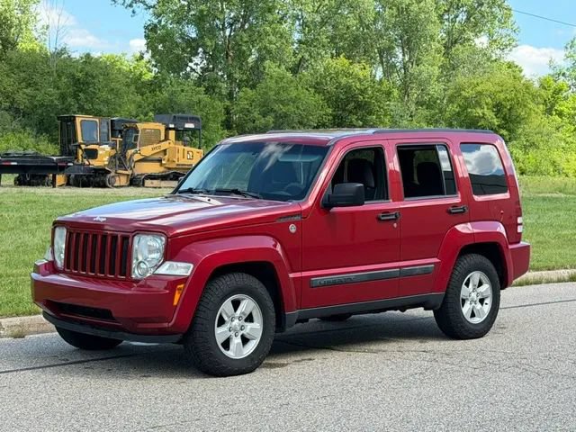 Used 2009 Jeep Liberty Sport AWD/4WD image 24