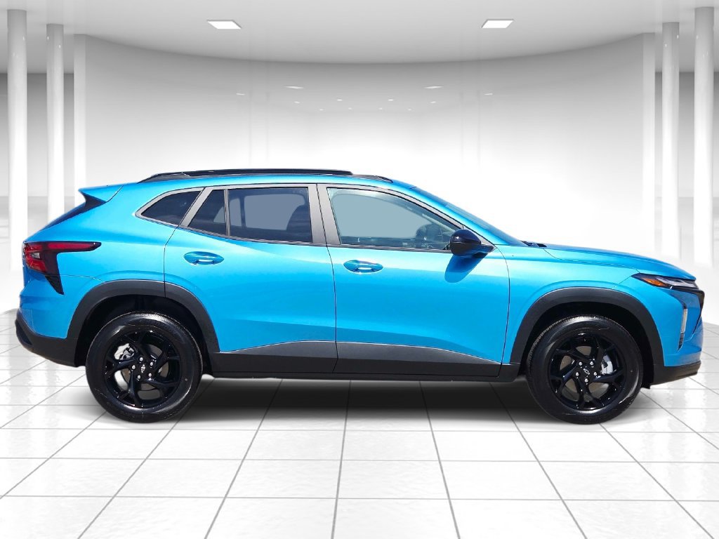 Used 2026 Chevrolet Trax LT w/ Driver Confidence Package FWD image 2