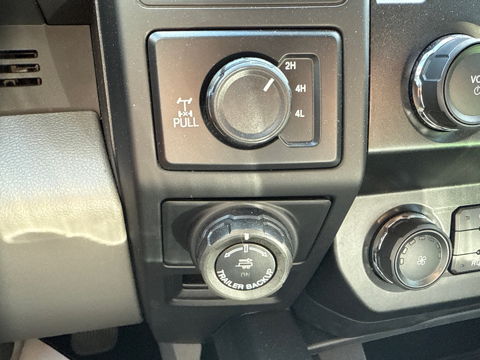 Used 2020 Ford F150 XL w/ Equipment Group 101A Mid AWD/4WD image 19