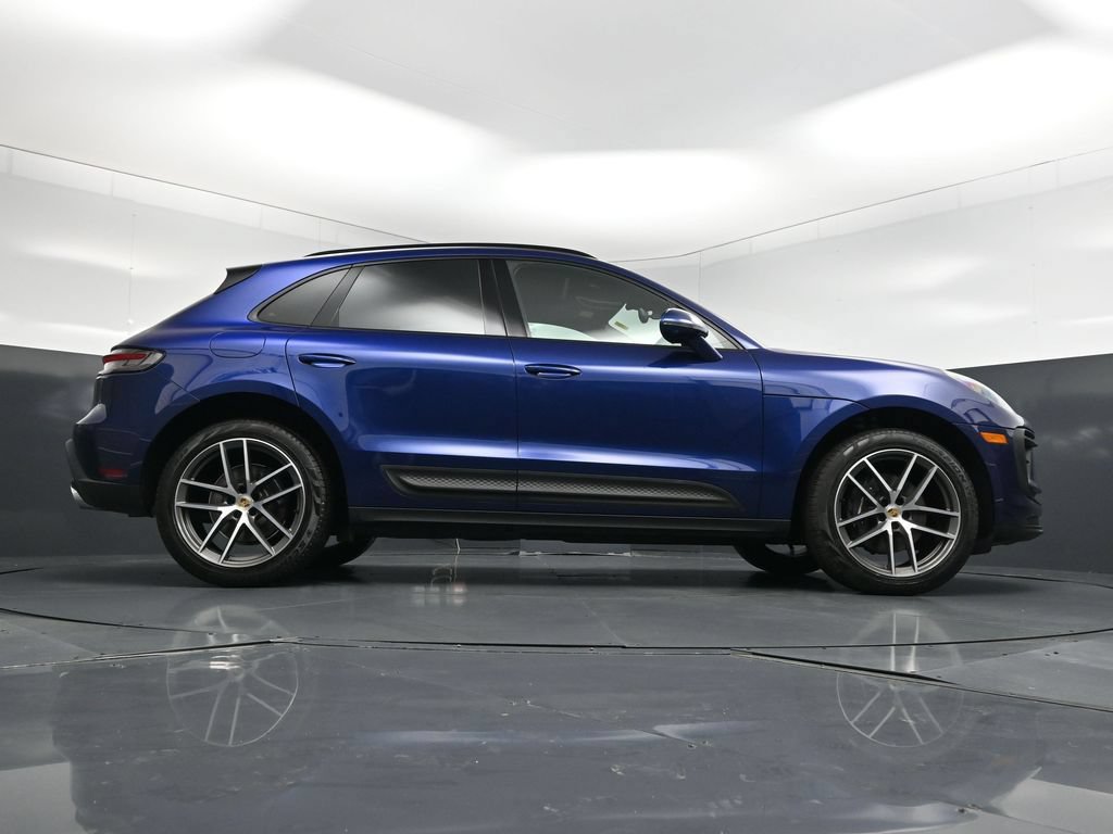 Used 2024 Porsche Macan w/ Premium Plus Package AWD/4WD image 27