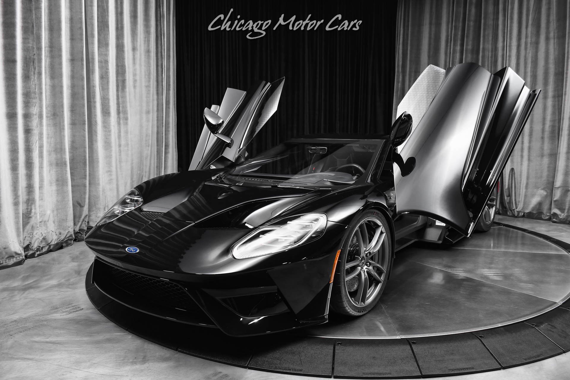 Used 2021 Ford GT RWD image 25