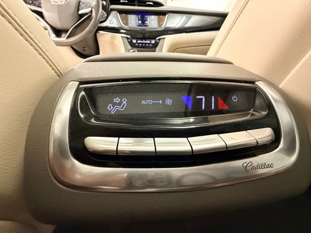 Used 2022 Cadillac XT6 Premium Luxury FWD image 35