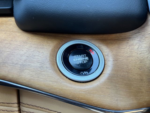 Used 2024 Jeep Grand Cherokee Summit AWD/4WD image 17