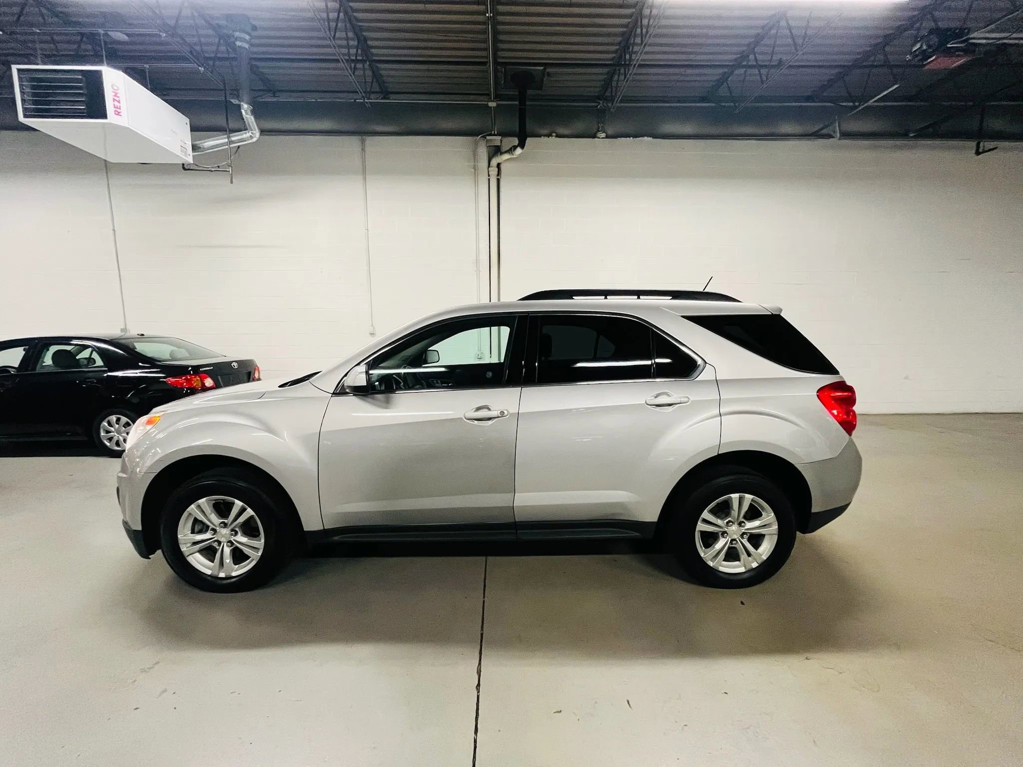 Used 2015 Chevrolet Equinox LT w/ Driver Convenience Package image 4