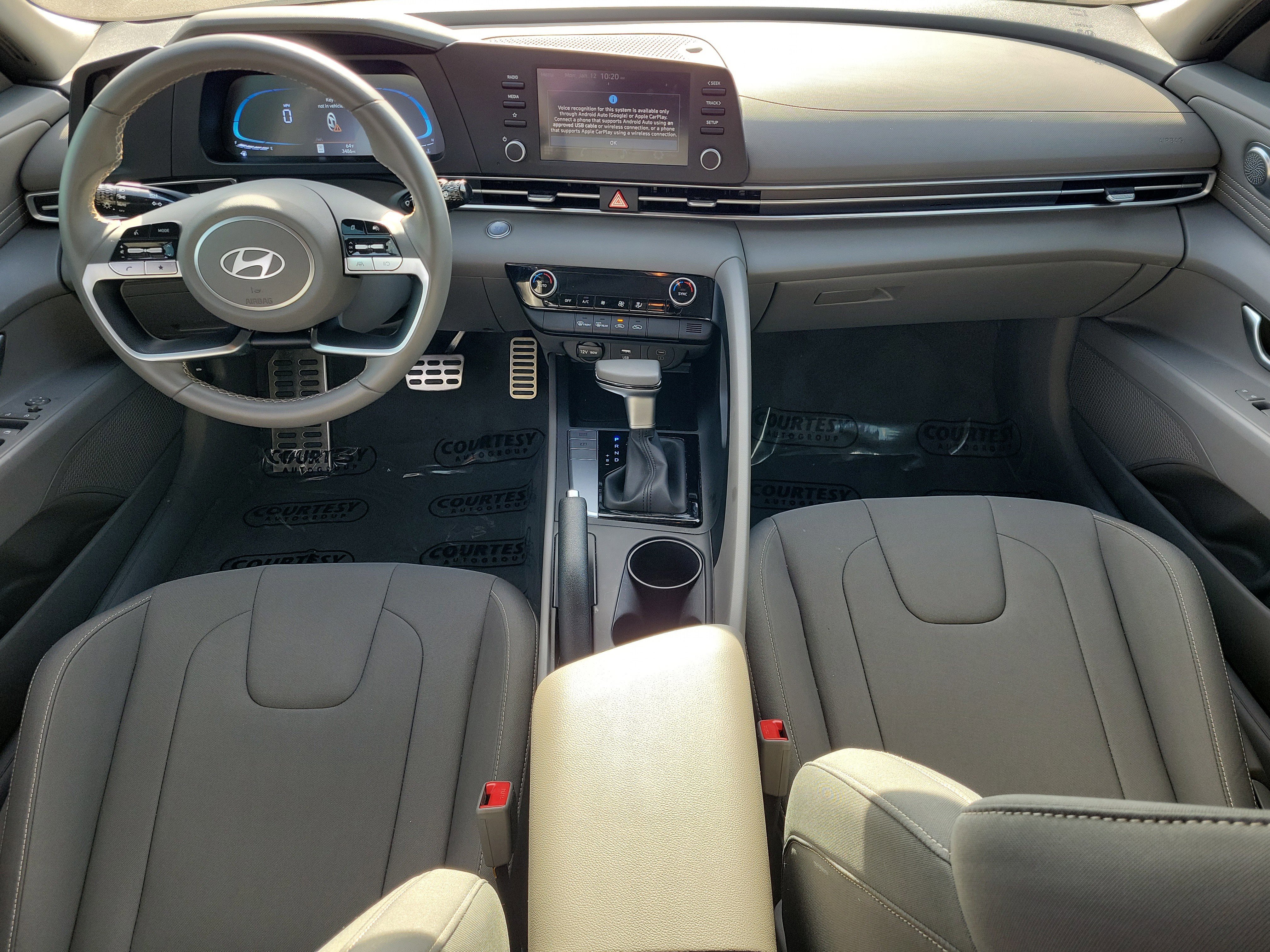 Used 2025 Hyundai Elantra Sport image 12