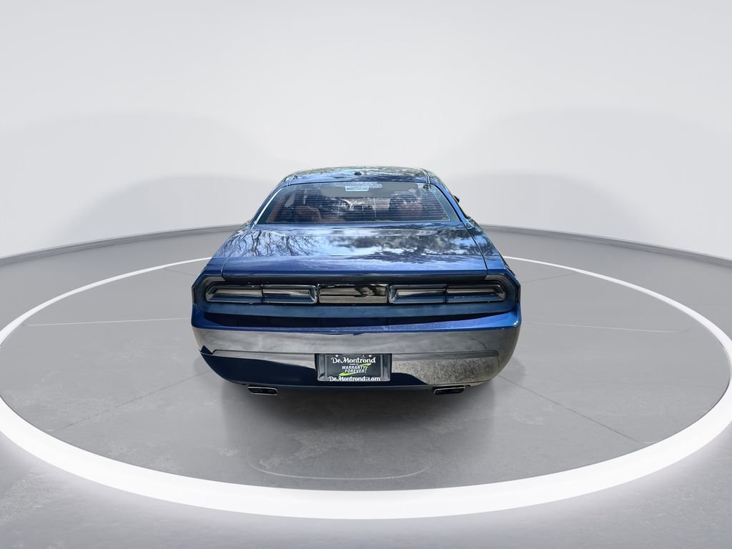 Used 2014 Dodge Challenger SXT image 7