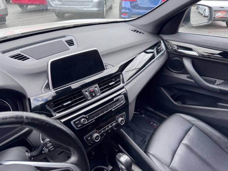 Used 2019 BMW X1 xDrive28i w/ Convenience Package AWD/4WD image 8
