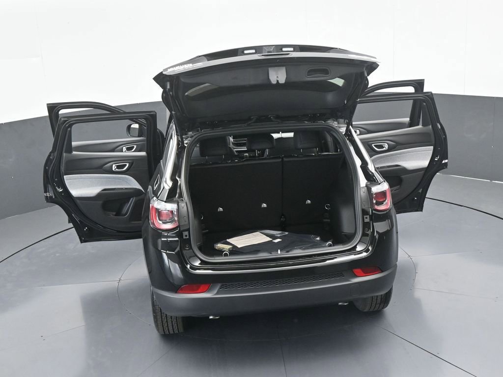 Used 2026 Jeep Compass Latitude AWD/4WD image 61