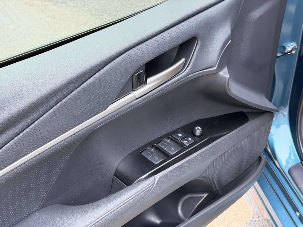Used 2025 Toyota Camry XSE FWD image 18