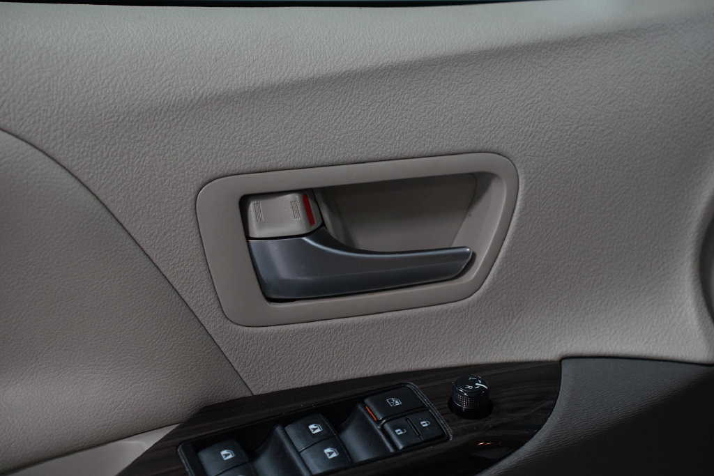 Certified 2020 Toyota Sienna XLE Premium FWD image 31