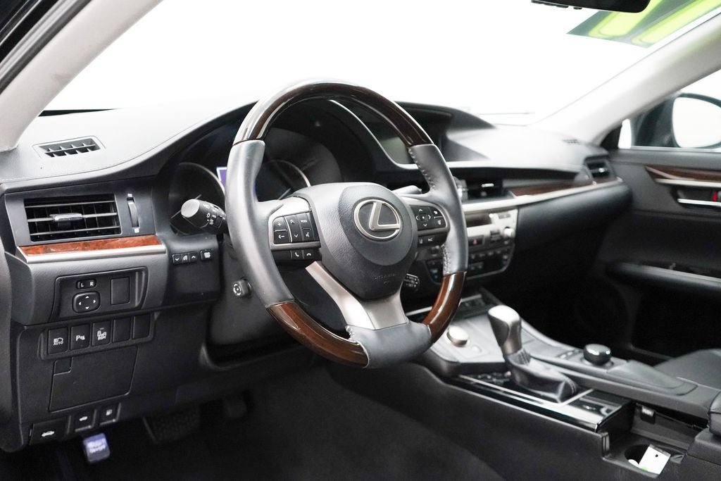 Used 2017 Lexus ES 350 w/ Premium Package FWD image 14