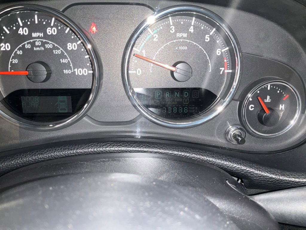 Used 2013 Jeep Wrangler Unlimited Sahara w/ Connectivity Group image 17