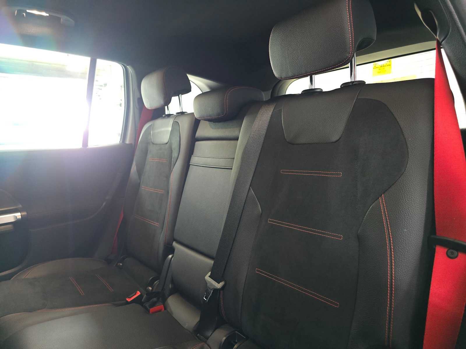 Used 2023 Mercedes-Benz GLB 35 AMG 4MATIC image 17