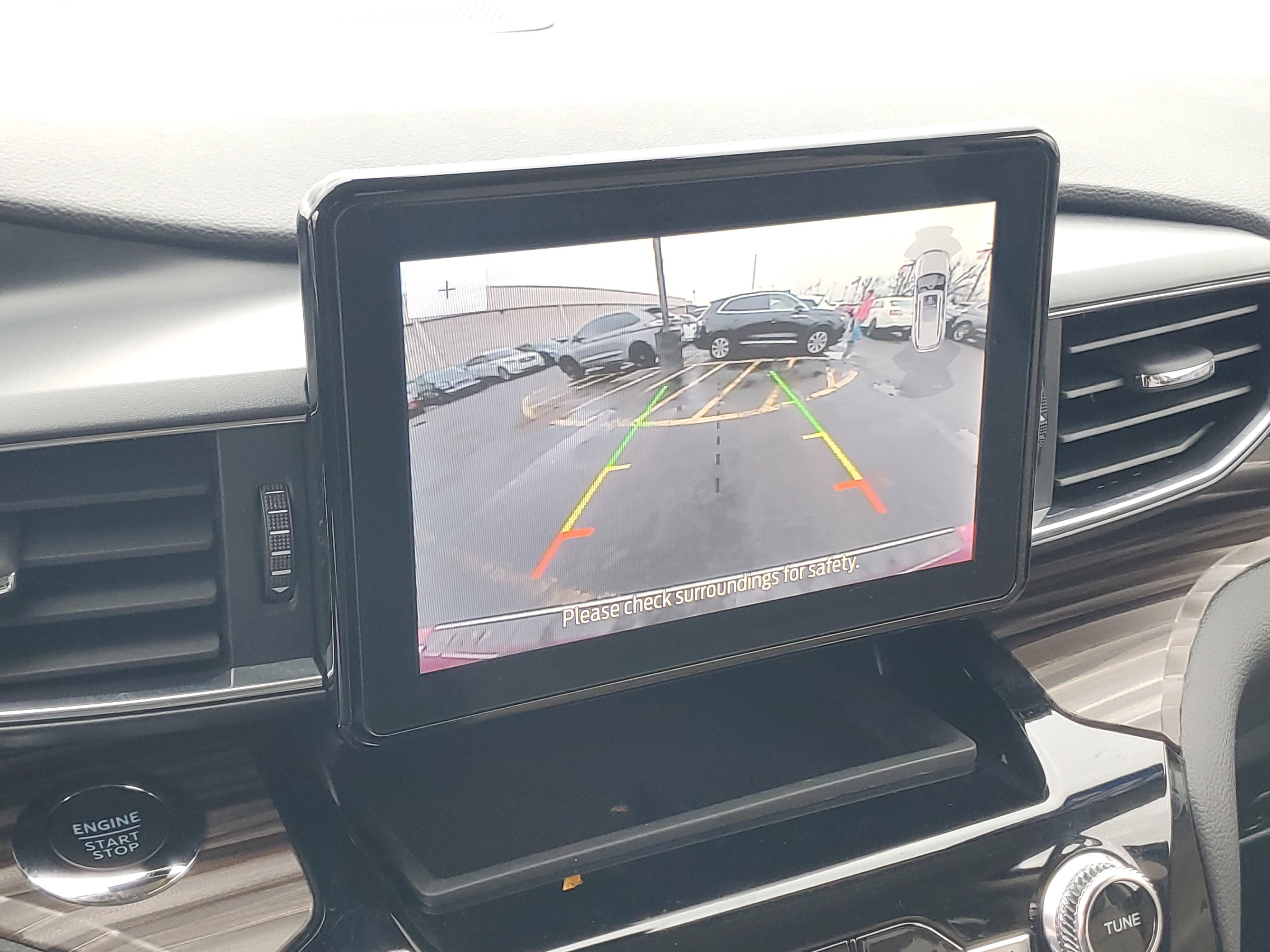 Used 2024 Ford Explorer Limited w/ Equipment Group 301A AWD/4WD image 17