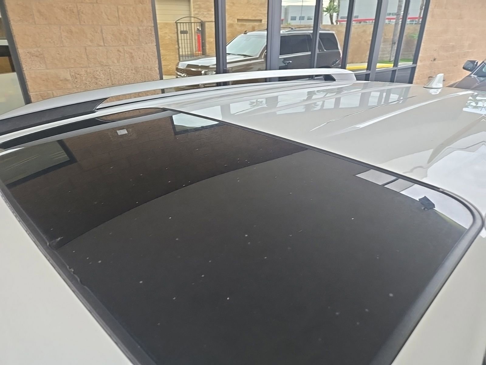 Used 2018 Toyota RAV4 SE image 6