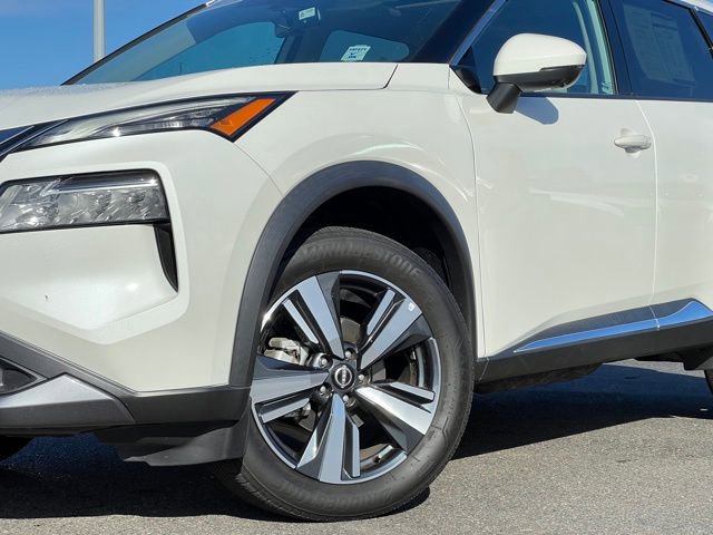 Used 2023 Nissan Rogue SL image 2