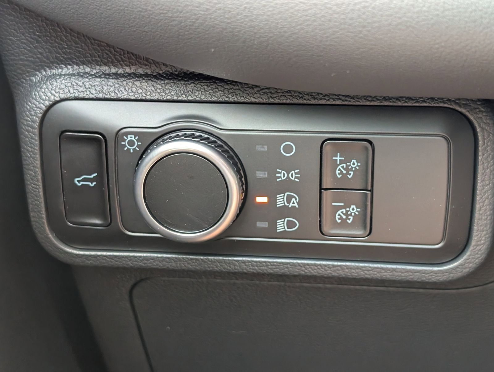 New 2026 Ford Explorer Active RWD image 23