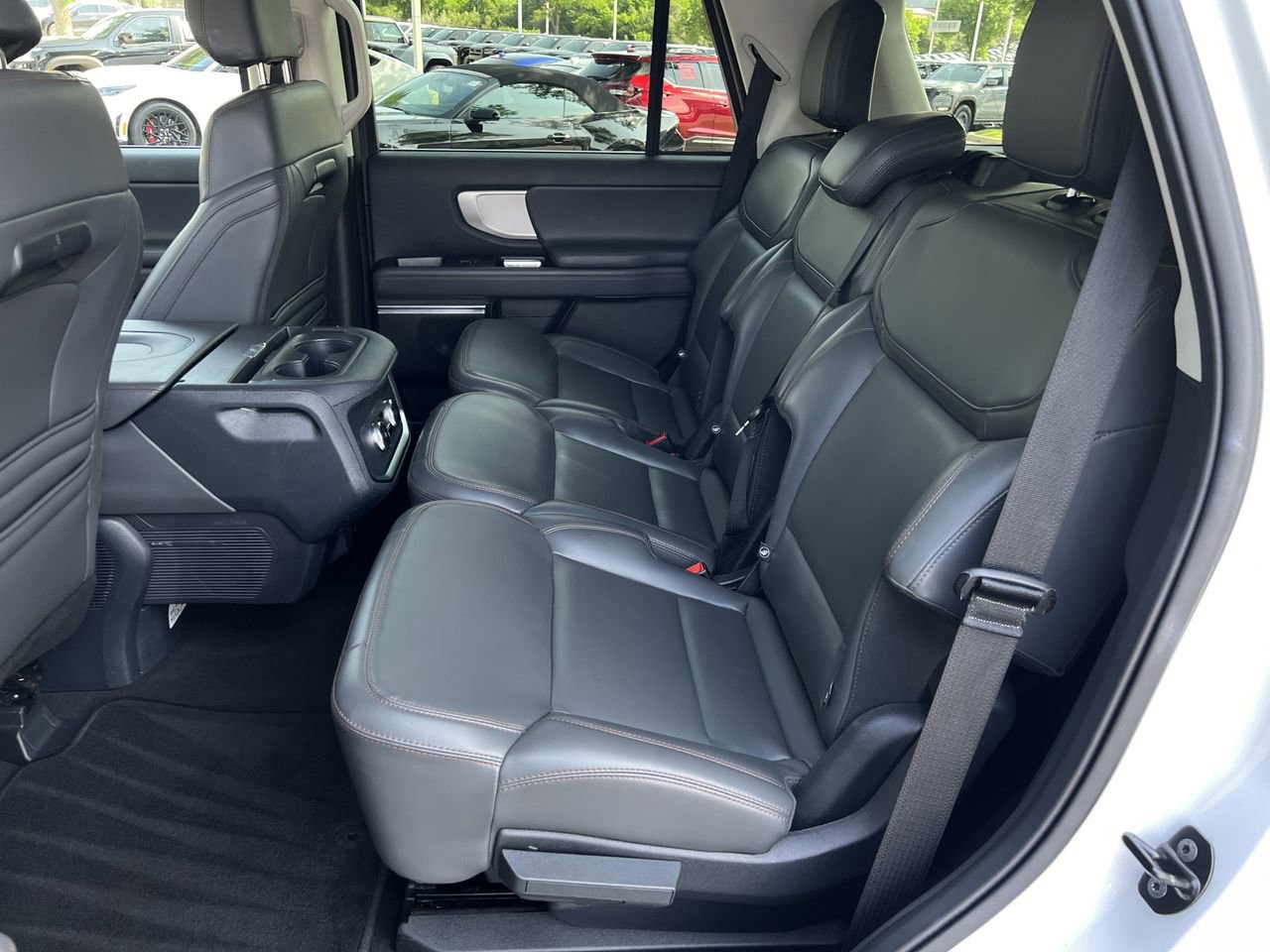 Used 2025 Ford Expedition Active image 28