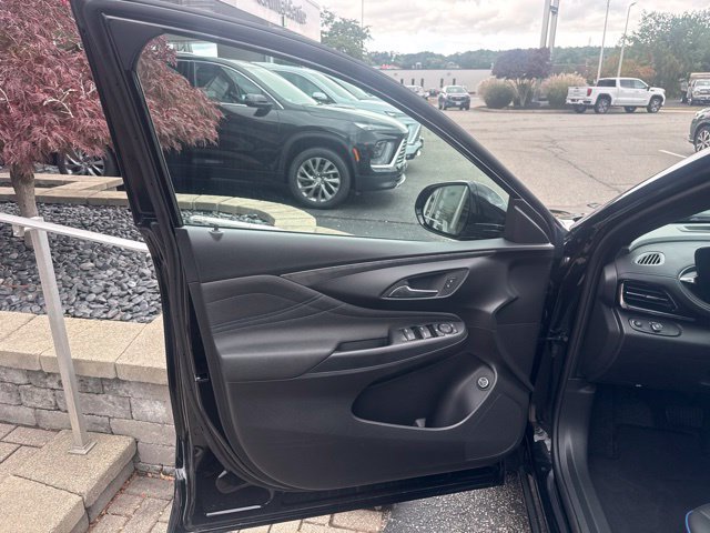 New 2026 Buick Envista Sport Touring w/ Convenience I Package FWD image 9