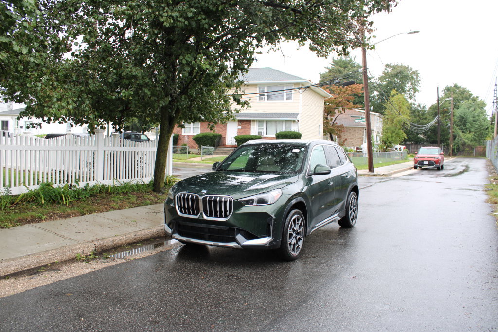Used 2025 BMW X1 xDrive28i w/ Convenience Package AWD/4WD image 2