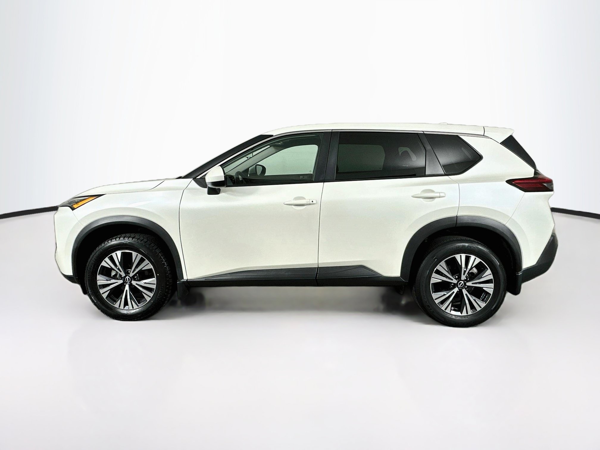 Used 2023 Nissan Rogue SV FWD image 4
