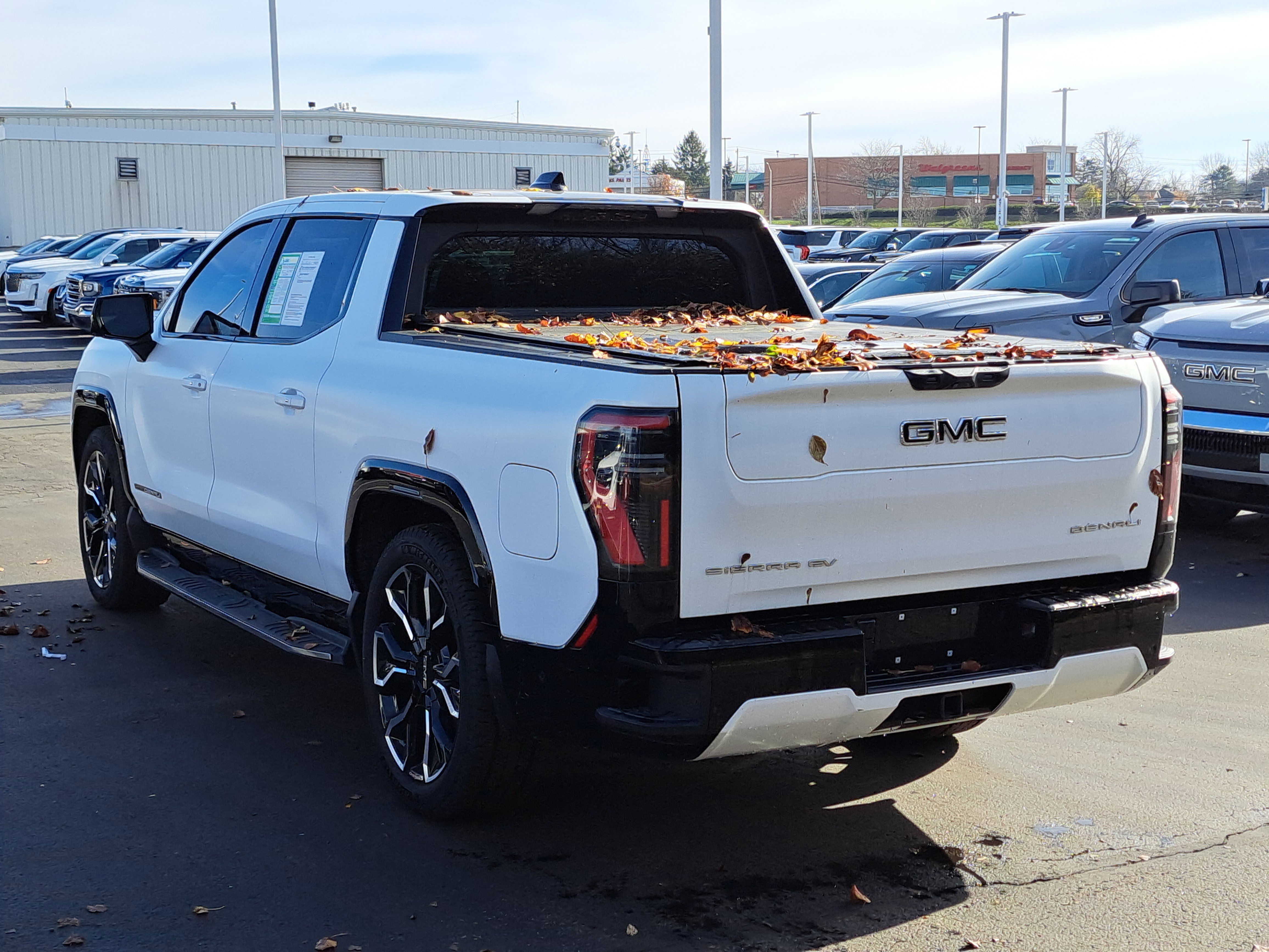 Used 2024 GMC Sierra EV Denali image 3