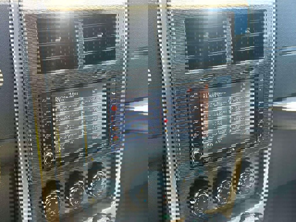 Used 2012 Jeep Liberty Limited Jet w/ Comfort/Convenience Group image 26